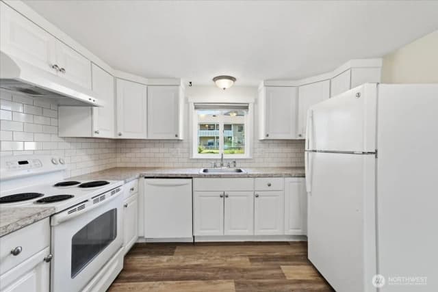 Property photo for 119 W Gibson Avenue, Chelan photo 4