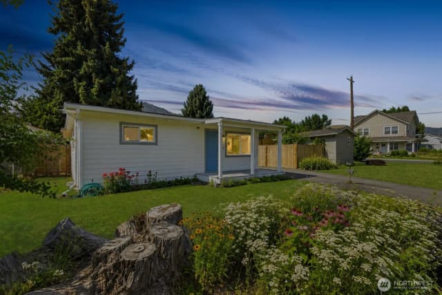 Property photo for 119 W Gibson Avenue, Chelan