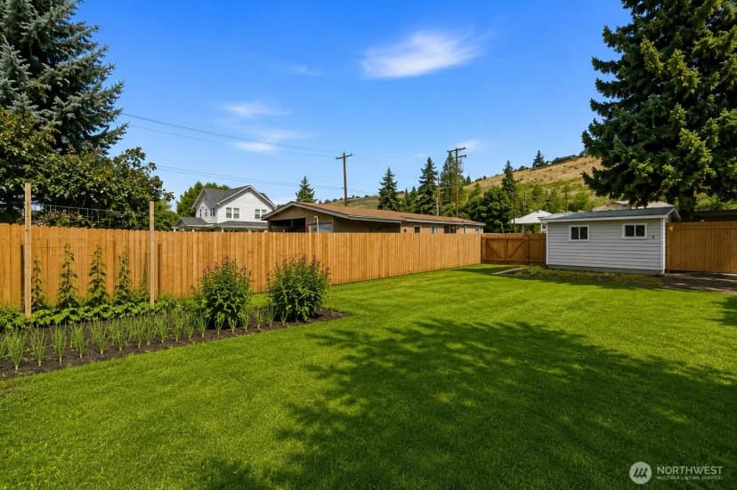 Property photo for 119 W Gibson Avenue, Chelan photo 3