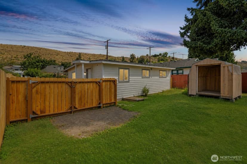 Property photo for 119 W Gibson Avenue, Chelan photo 30