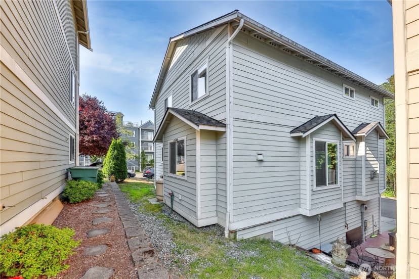 Property photo for 1102 Chestnut Street, Everett photo 5