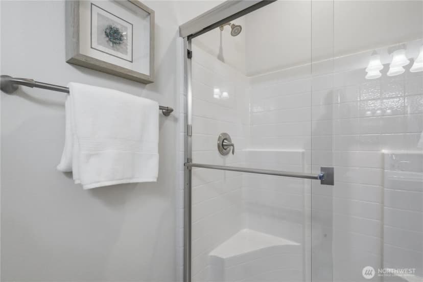 Property photo for 12929 136th Ct Ne, Kirkland photo 4