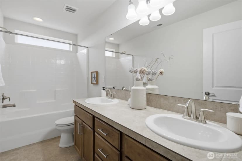 Property photo for 12929 136th Ct Ne, Kirkland photo 34