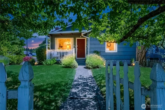 Property photo for 8526 17th Avenue Ne, Seattle