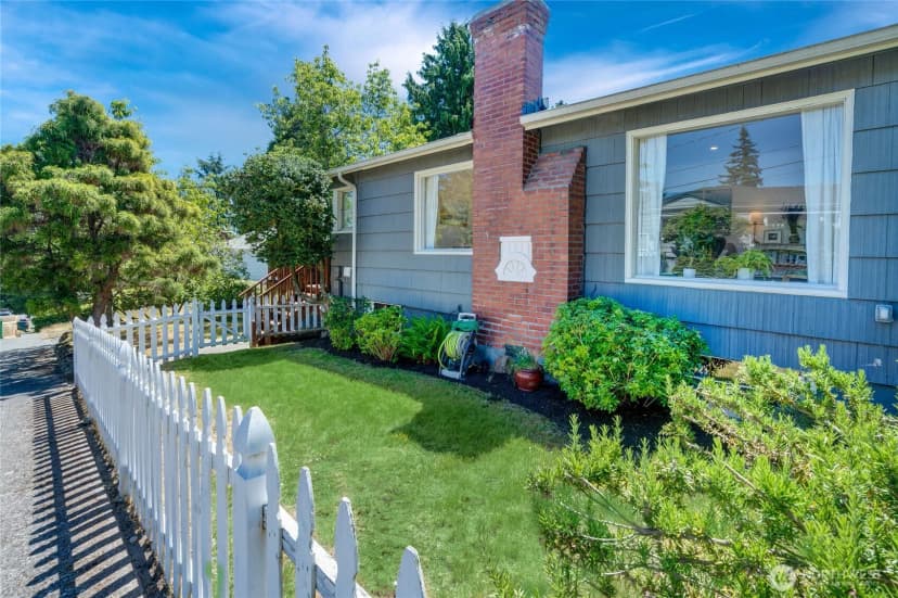 Property photo for 8526 17th Avenue Ne, Seattle photo 30