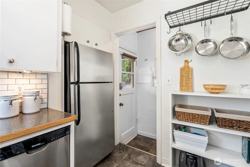 Property photo for 8526 17th Avenue Ne, Seattle photo 14