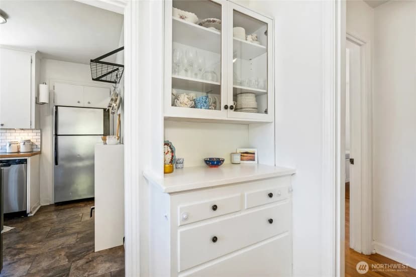 Property photo for 8526 17th Avenue Ne, Seattle photo 11
