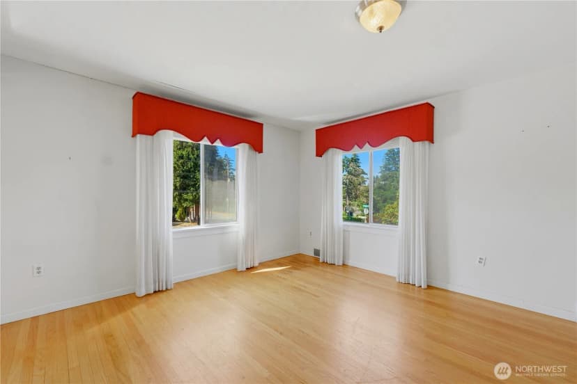 Property photo for 8643 Yakima Avenue S, Tacoma photo 8