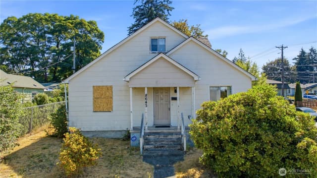 Property photo for 8643 Yakima Avenue S, Tacoma photo 4