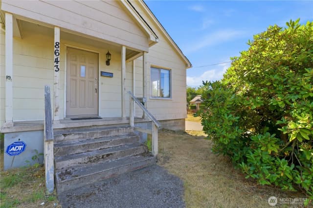 Property photo for 8643 Yakima Avenue S, Tacoma photo 3