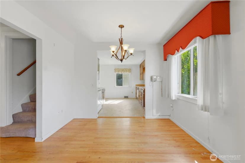 Property photo for 8643 Yakima Avenue S, Tacoma photo 9