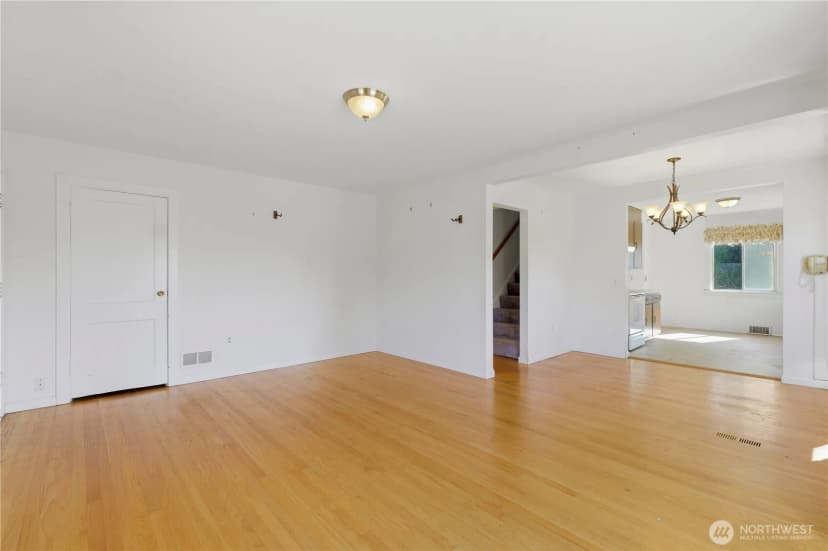 Property photo for 8643 Yakima Avenue S, Tacoma photo 11
