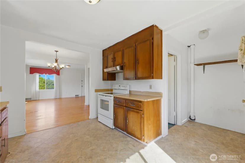 Property photo for 8643 Yakima Avenue S, Tacoma photo 15