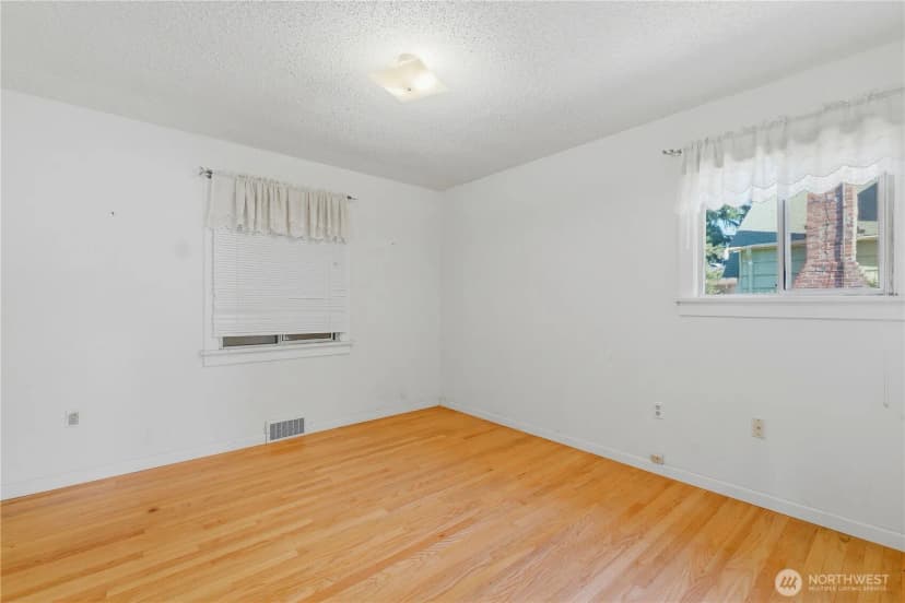 Property photo for 8643 Yakima Avenue S, Tacoma photo 18