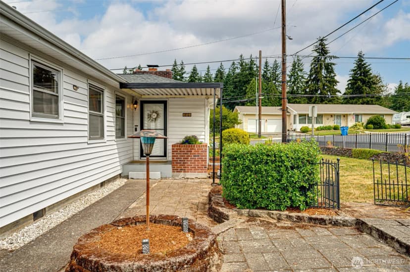 Property photo for 813 N 16th Avenue, Kelso photo 31
