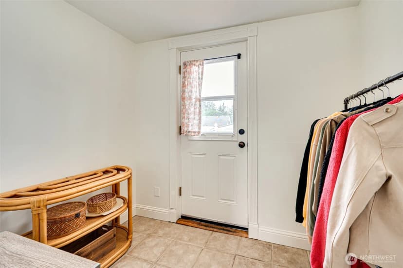 Property photo for 813 N 16th Avenue, Kelso photo 24