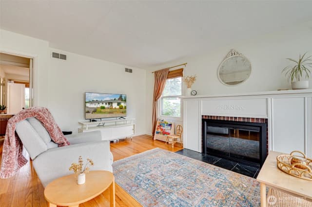 Property photo for 813 N 16th Avenue, Kelso photo 3