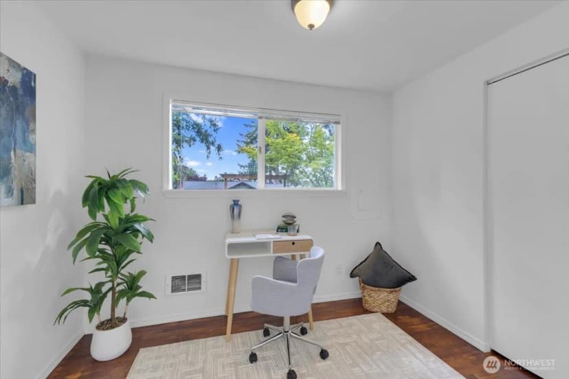Property photo for 2427 200th Place Sw, Lynnwood photo 19