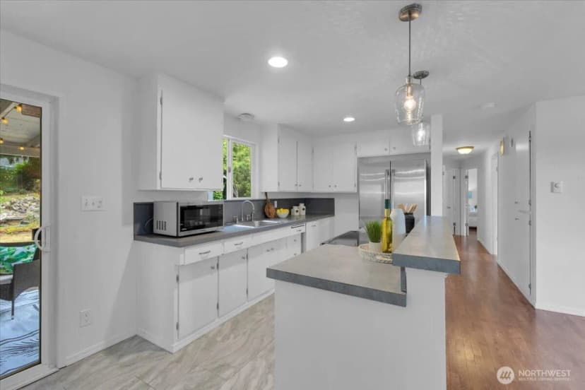 Property photo for 2427 200th Place Sw, Lynnwood photo 10