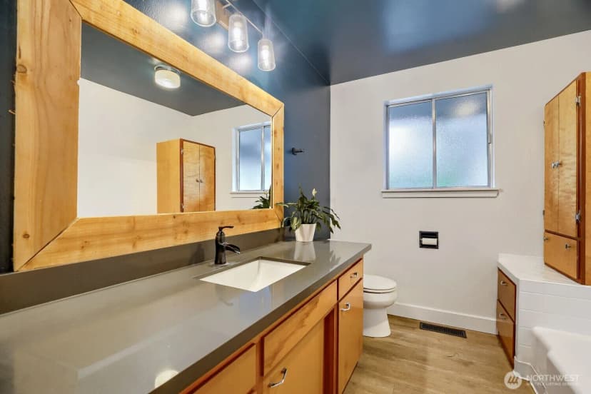 Property photo for 11502 93rd Avenue Sw, Lakewood photo 19
