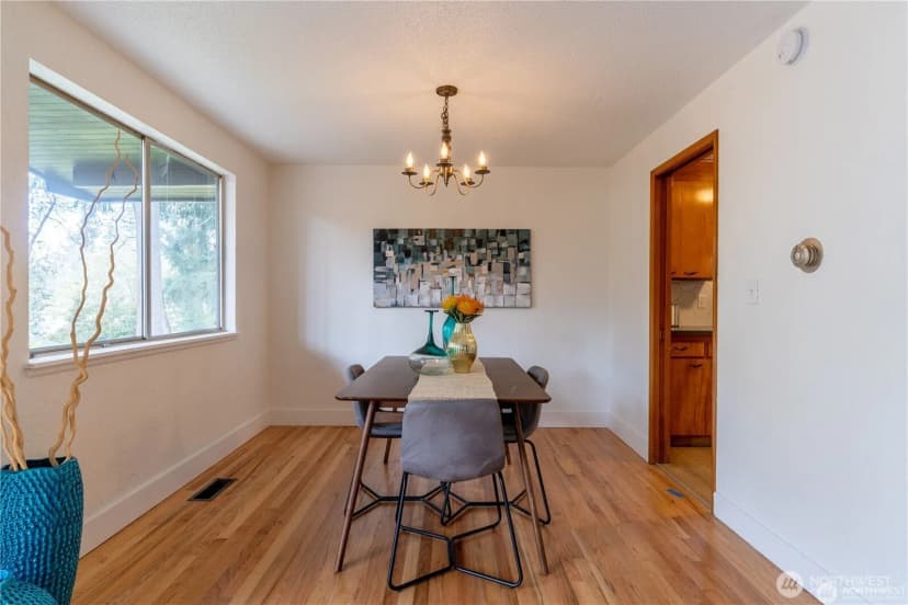 Property photo for 11502 93rd Avenue Sw, Lakewood photo 9