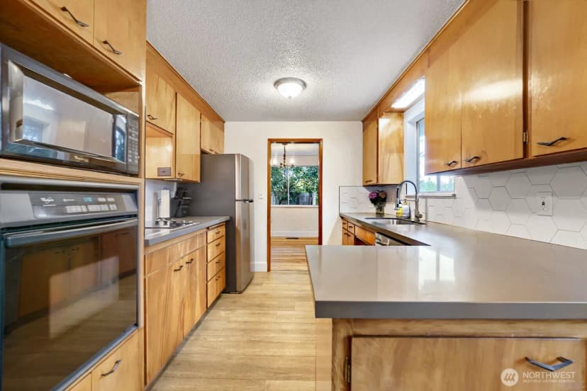 Property photo for 11502 93rd Avenue Sw, Lakewood photo 11
