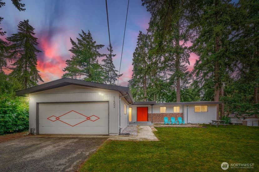 Property photo for 11502 93rd Avenue Sw, Lakewood