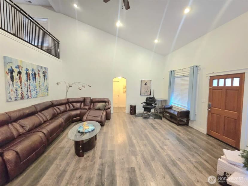 Property photo for 13711 Vickery Avenue E, Tacoma photo 8