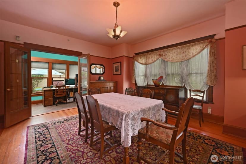 Property photo for 10425 E Riverside Drive, Bothell photo 8