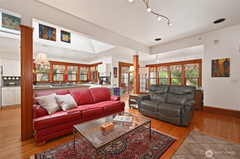 Property photo for 10425 E Riverside Drive, Bothell photo 12