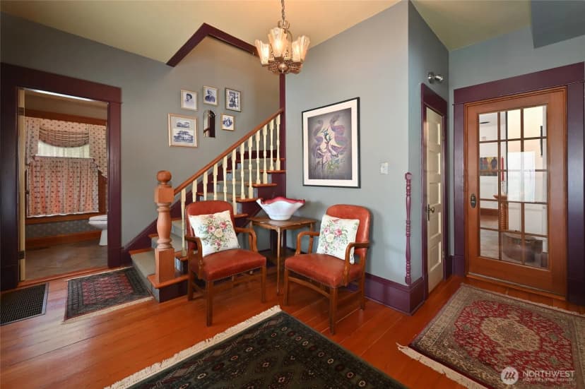 Property photo for 10425 E Riverside Drive, Bothell photo 4