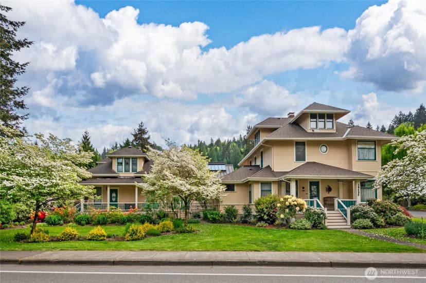 Property photo for 10425 E Riverside Drive, Bothell