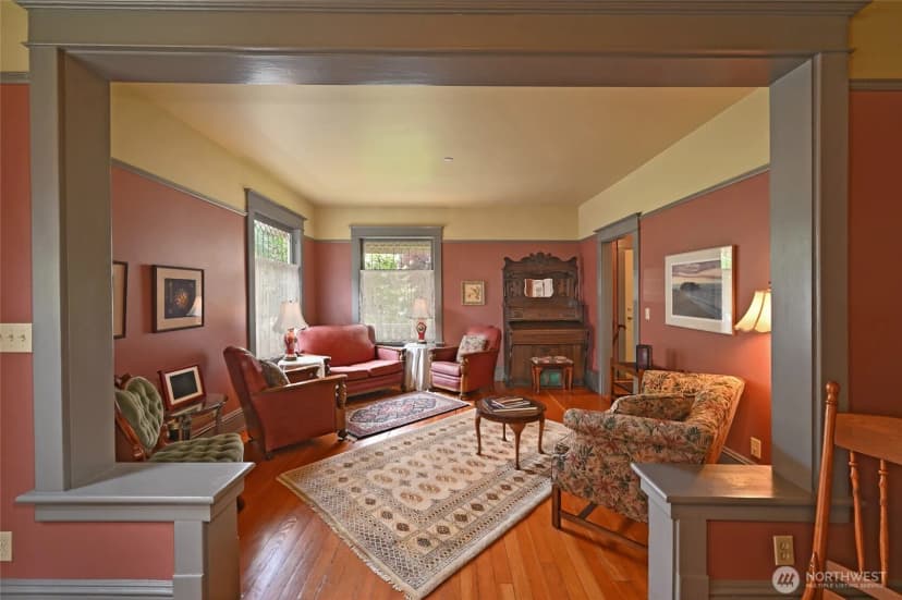 Property photo for 10425 E Riverside Drive, Bothell photo 25
