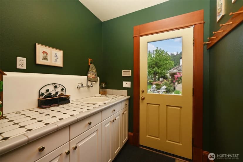 Property photo for 10425 E Riverside Drive, Bothell photo 16