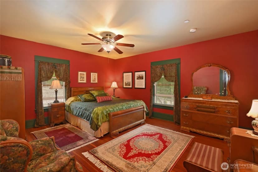 Property photo for 10425 E Riverside Drive, Bothell photo 17