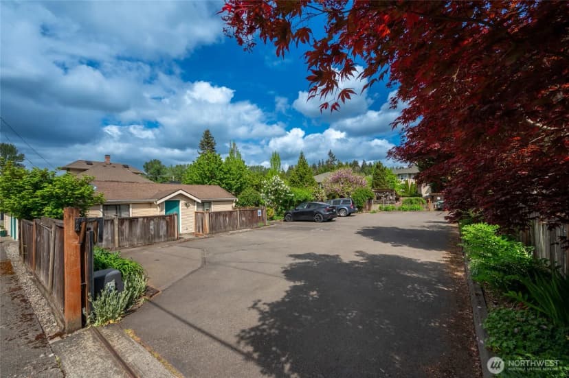Property photo for 10425 E Riverside Drive, Bothell photo 38