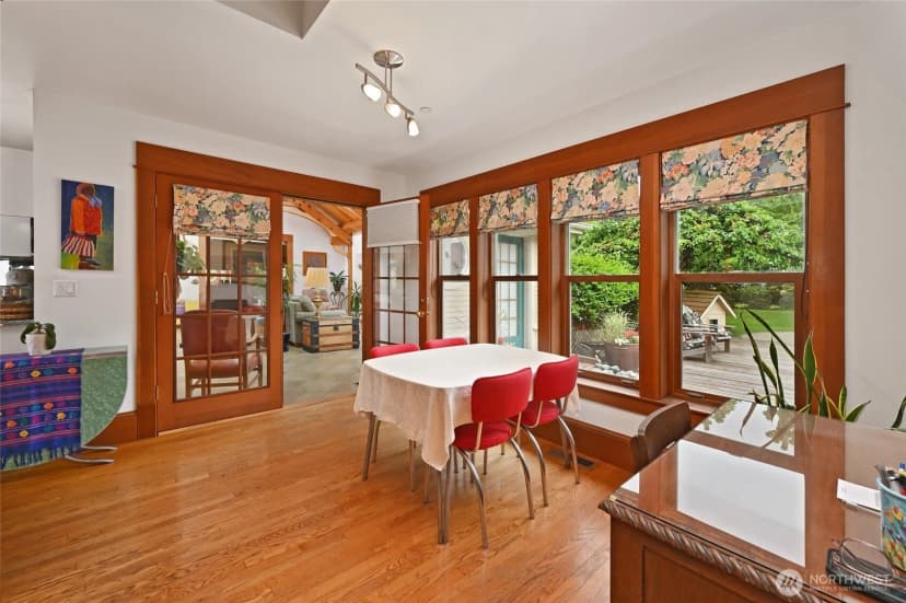 Property photo for 10425 E Riverside Drive, Bothell photo 14