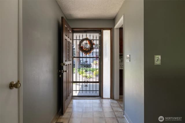 Property photo for 5211 W Myrtlewood Court, Spokane photo 2