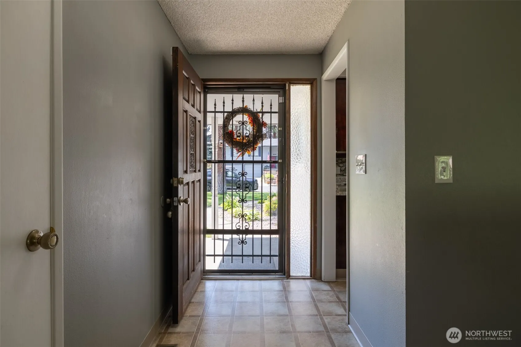 Property photo for 5211 W Myrtlewood Court, Spokane photo 2