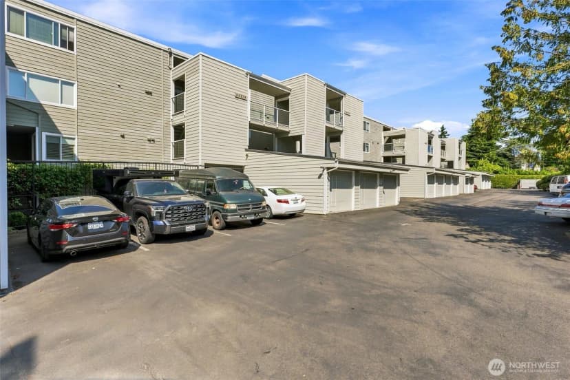 Property photo for 22211 6th Avenue S #301, Des Moines photo 24