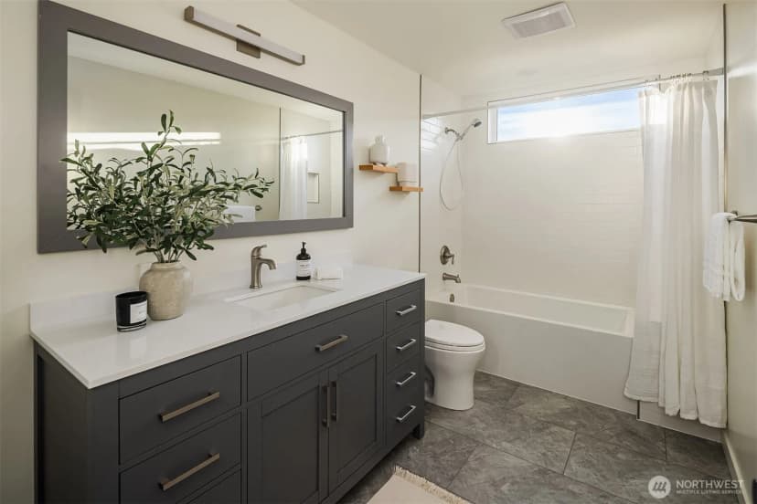 Property photo for 2615 W Crockett Street, Seattle photo 18