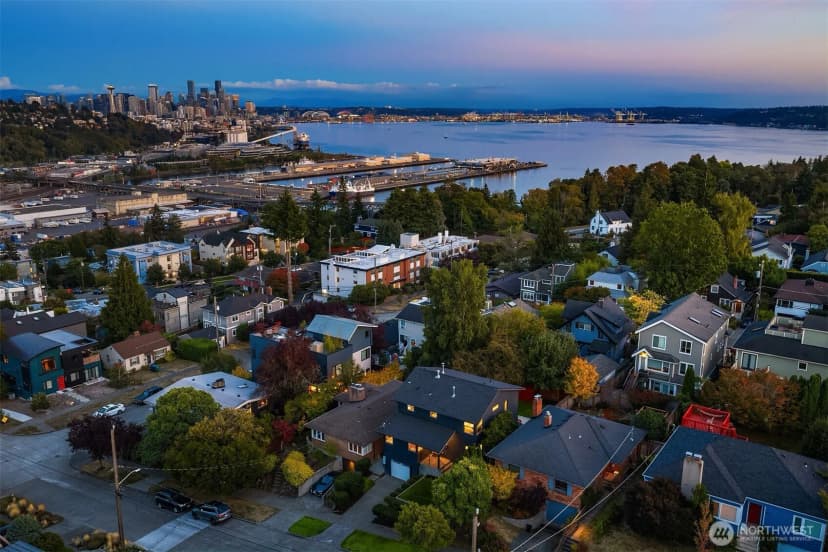 Property photo for 2615 W Crockett Street, Seattle photo 28