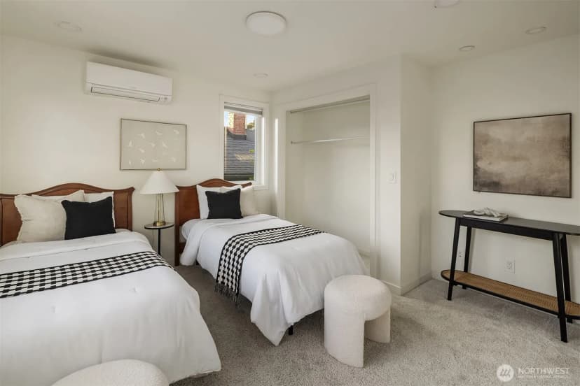 Property photo for 2615 W Crockett Street, Seattle photo 17
