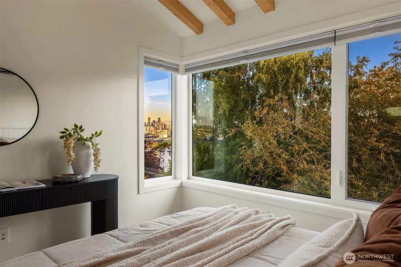 Property photo for 2615 W Crockett Street, Seattle photo 12
