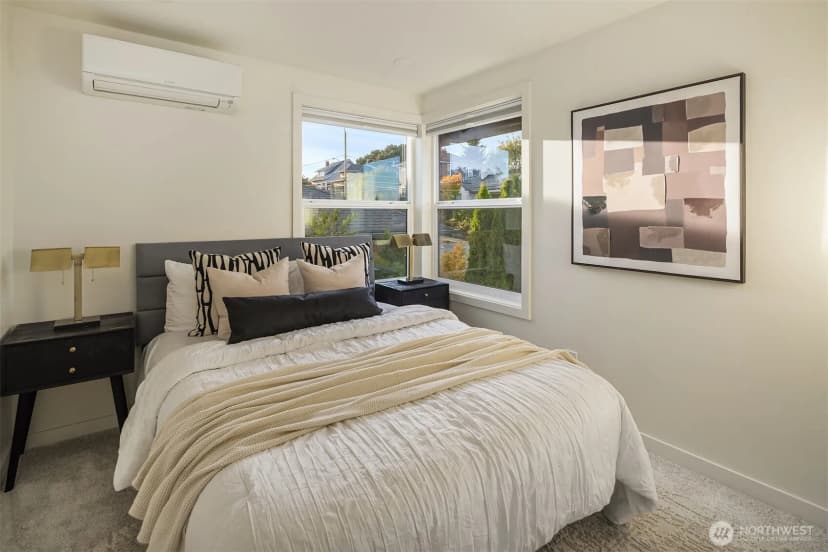 Property photo for 2615 W Crockett Street, Seattle photo 15