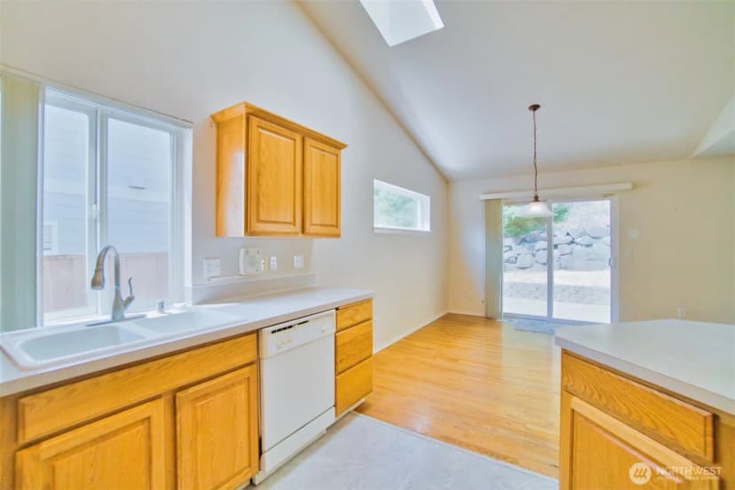 Property photo for 6401 60th Street W, University Place photo 20