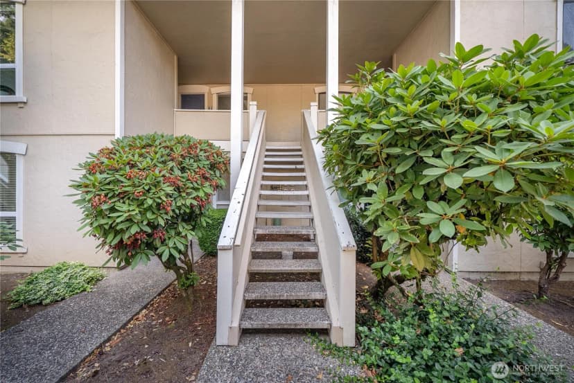Property photo for 10221 Ne 16th Street #h7, Bellevue photo 7