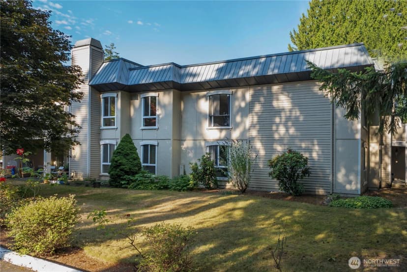 Property photo for 10221 Ne 16th Street #h7, Bellevue photo 2