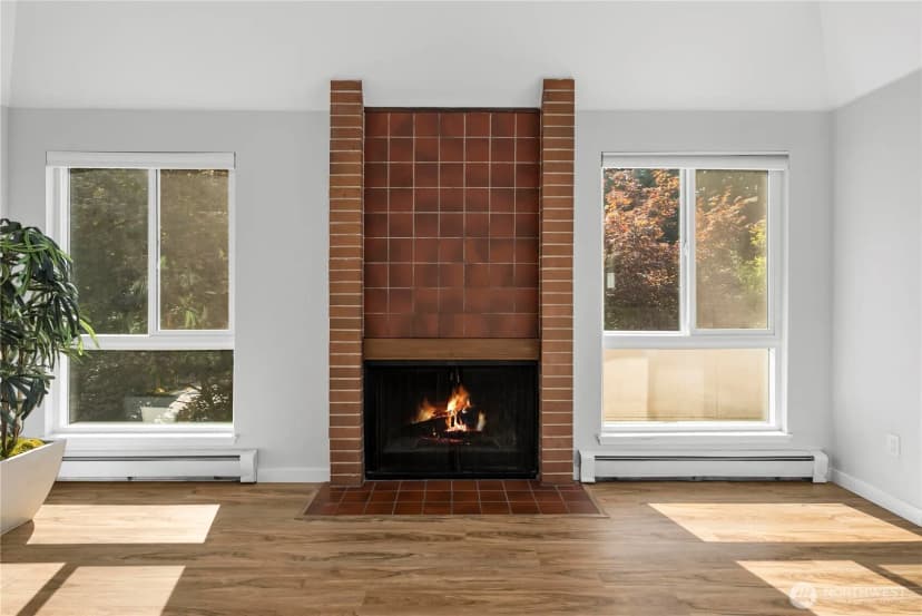 Property photo for 10221 Ne 16th Street #h7, Bellevue photo 19