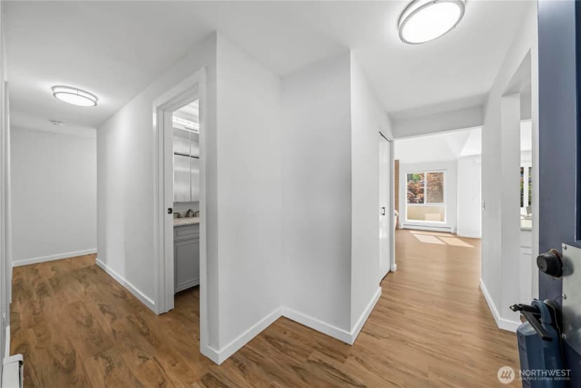 Property photo for 10221 Ne 16th Street #h7, Bellevue photo 11